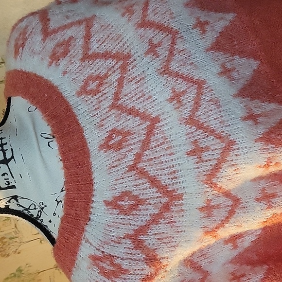 Cute Sweater - Picture 2 of 5